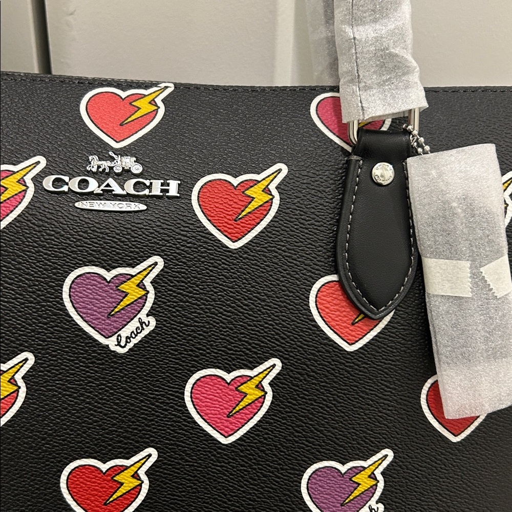 Coach (NWT) Gallery Tote Bag with Heart Bolt Print - Picture 4 of 15